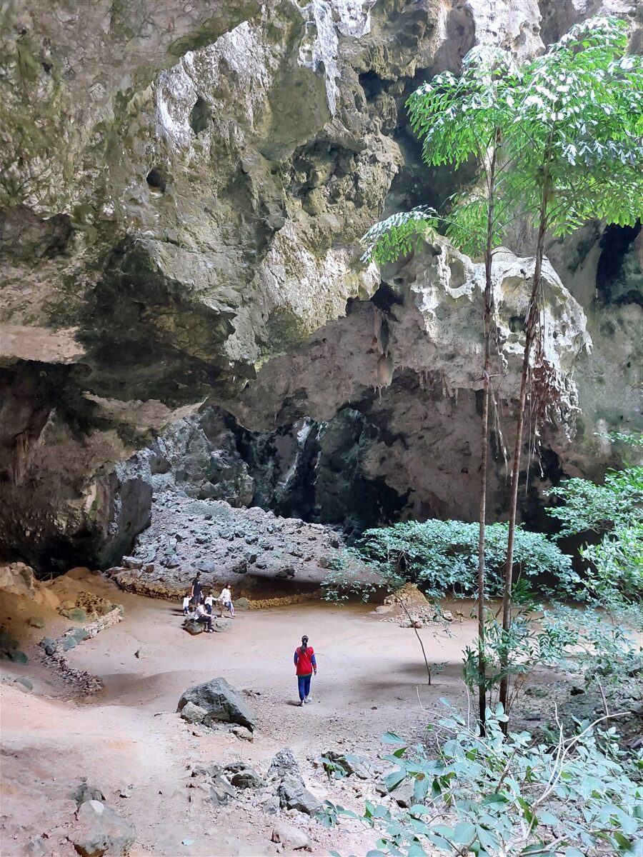 Hike To Phraya Nakhon Cave : Sam Roi Yot, Thailand (Dec'22) - Day 2 96