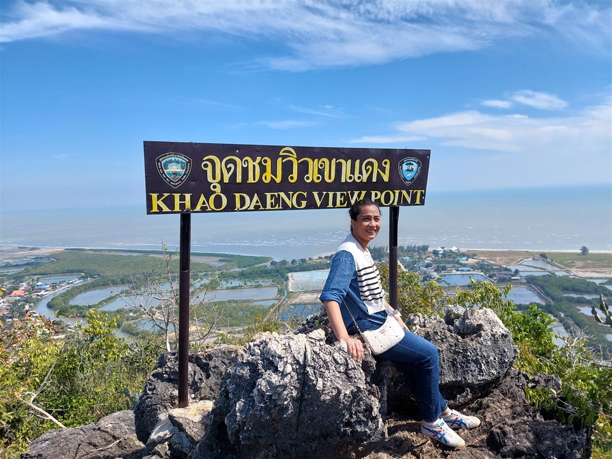 Hike To Khao Daeng View Point : Sam Roi Yot, Thailand (Jan'23) - Day 3 5