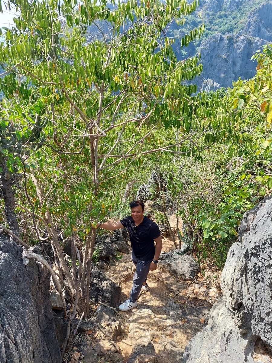 Hike To Khao Daeng View Point : Sam Roi Yot, Thailand (Jan'23) - Day 3 43