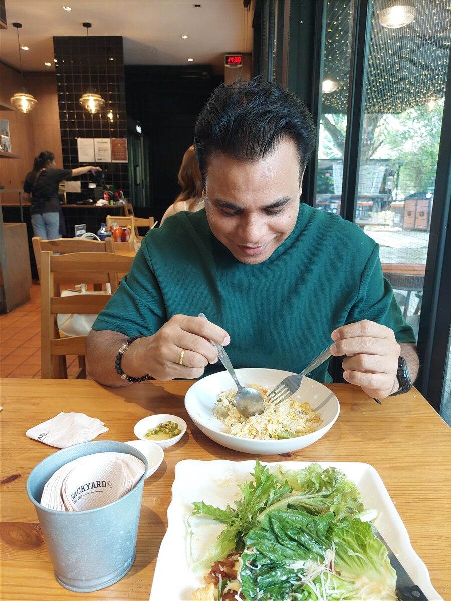 Lunch at Hidden Backyard Cafe & Hangout : Nonthaburi, Bangkok 4