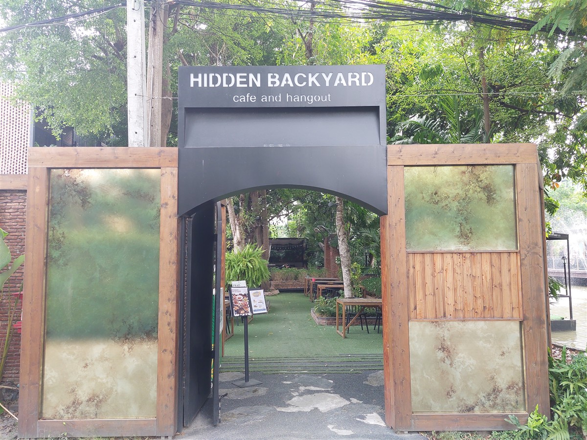 Lunch at Hidden Backyard Cafe & Hangout : Nonthaburi, Bangkok 7