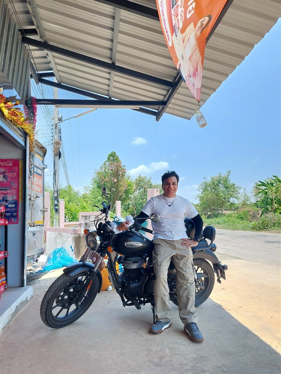 Phetchaburi to Bangkok motorbike ride