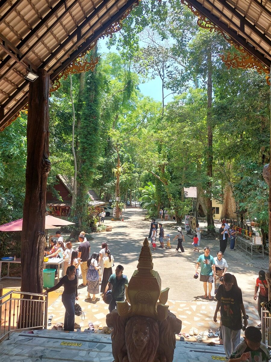 Day 2 - Exploring Chanthaburi Temple & Waterfall : Thailand (Apr'26) 32