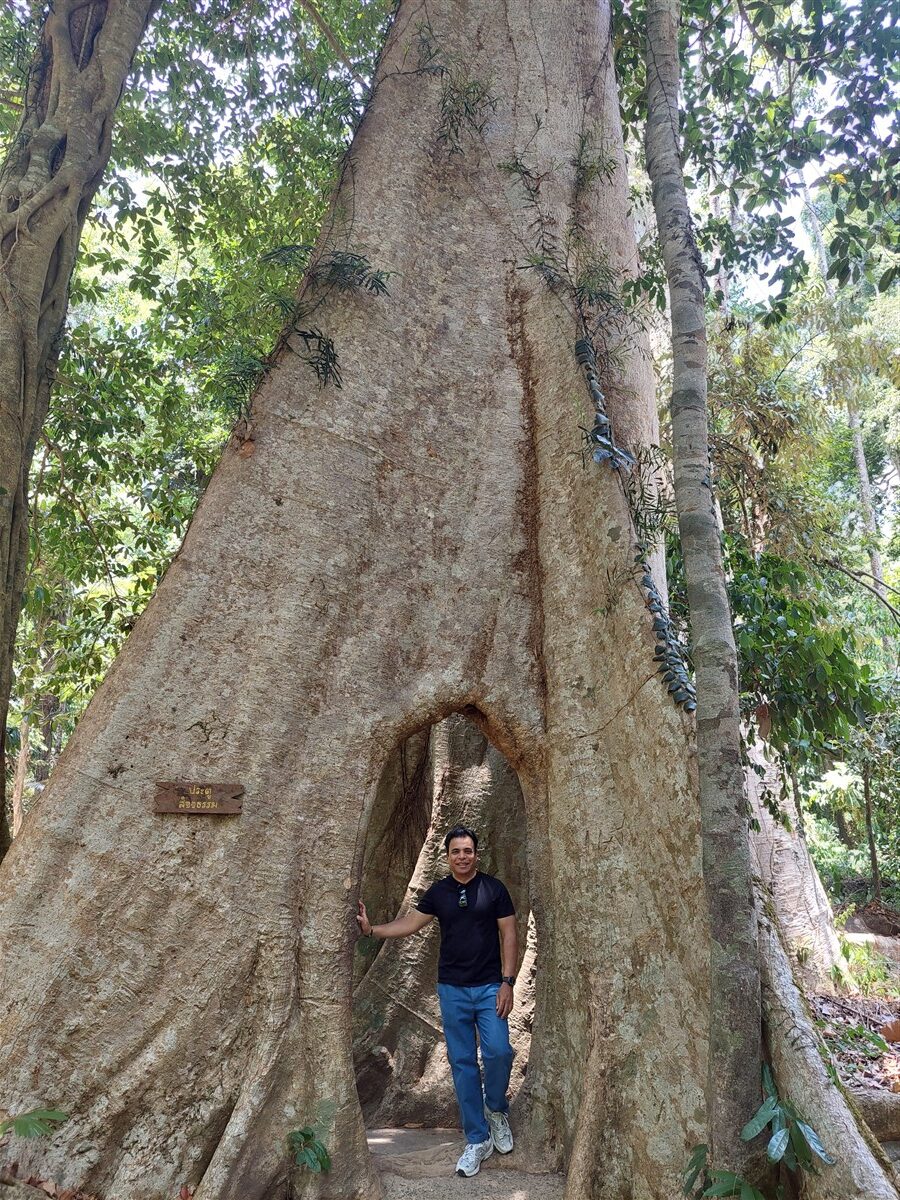 Day 2 - Exploring Chanthaburi Temple & Waterfall : Thailand (Apr'26) 34