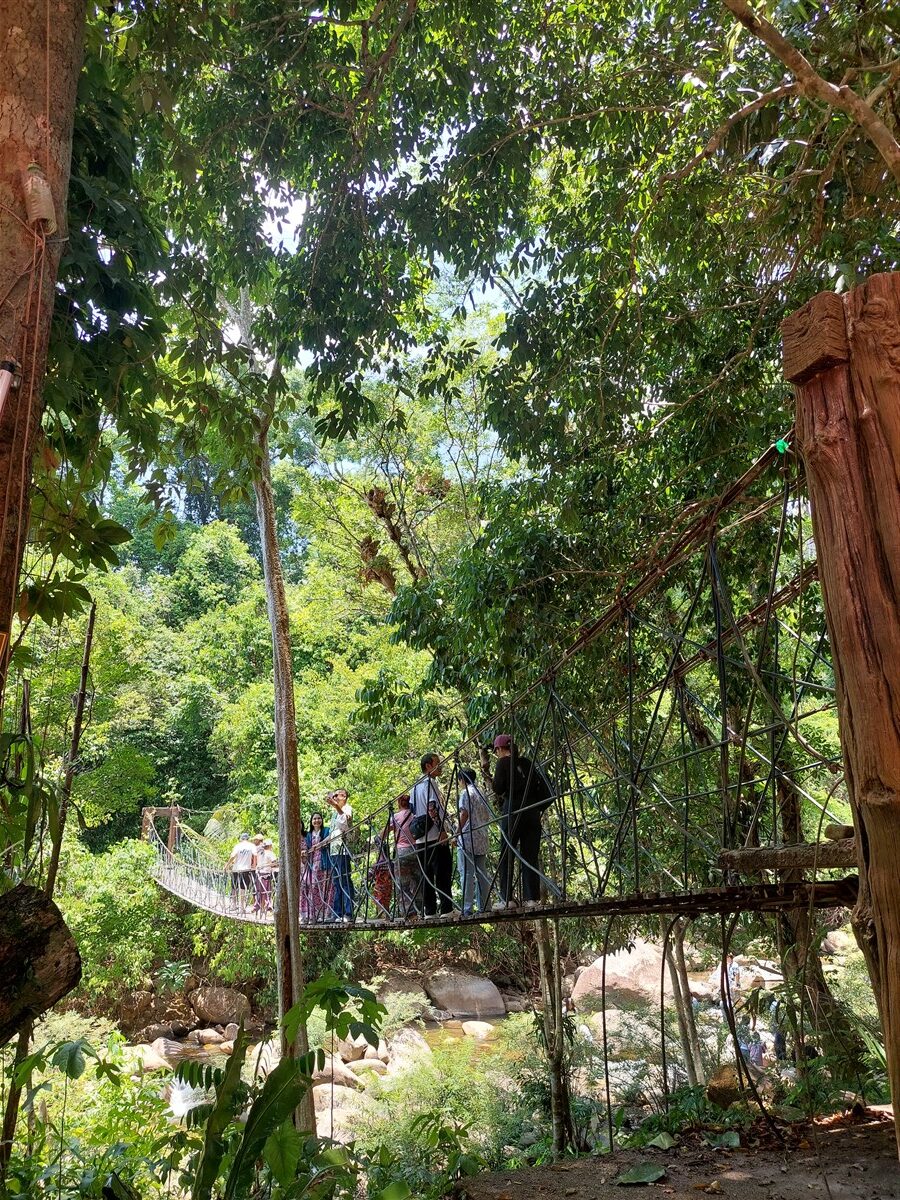 Day 2 - Exploring Chanthaburi Temple & Waterfall : Thailand (Apr'26) 35