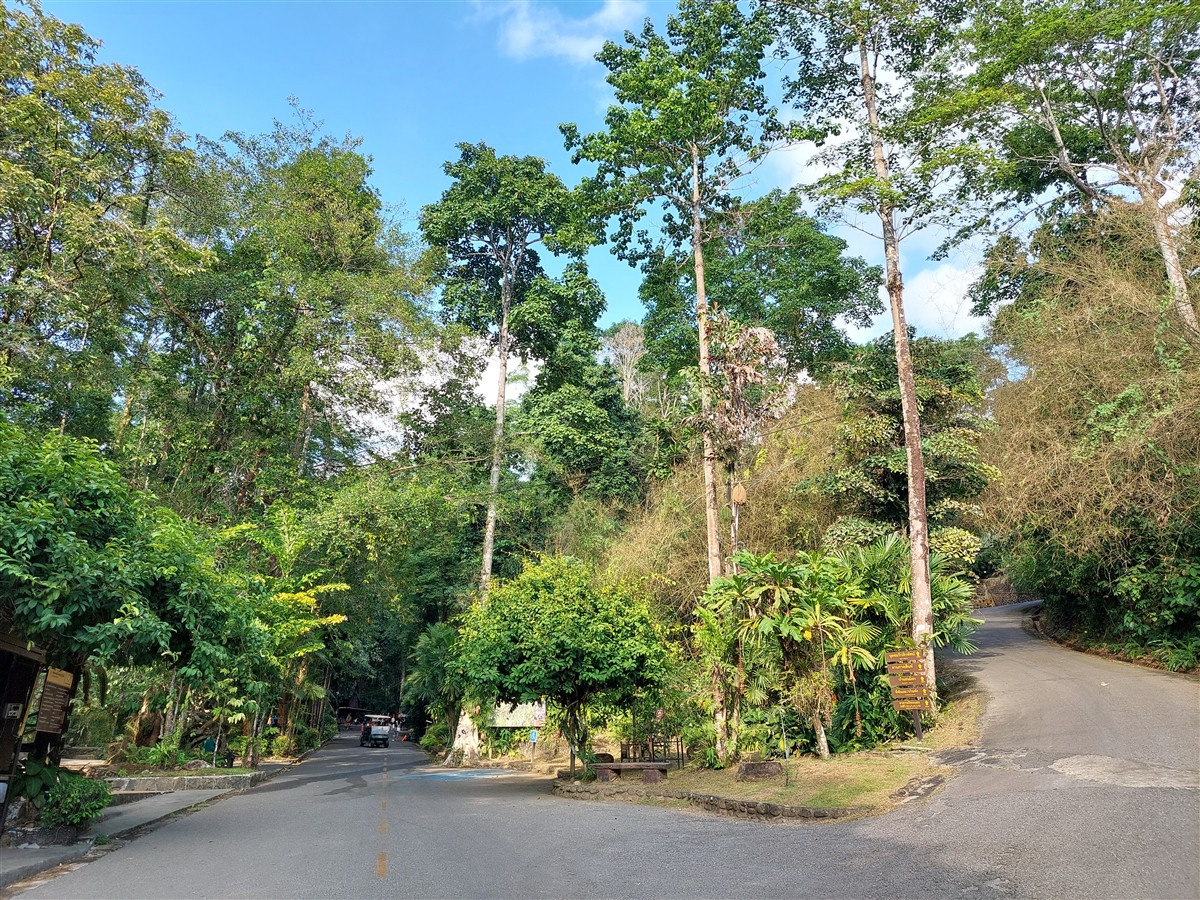 Day 2 - Exploring Chanthaburi Temple & Waterfall : Thailand (Apr'26) 51