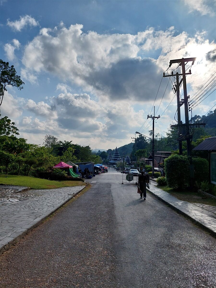 Day 2 - Exploring Chanthaburi Temple & Waterfall : Thailand (Apr'26) 61