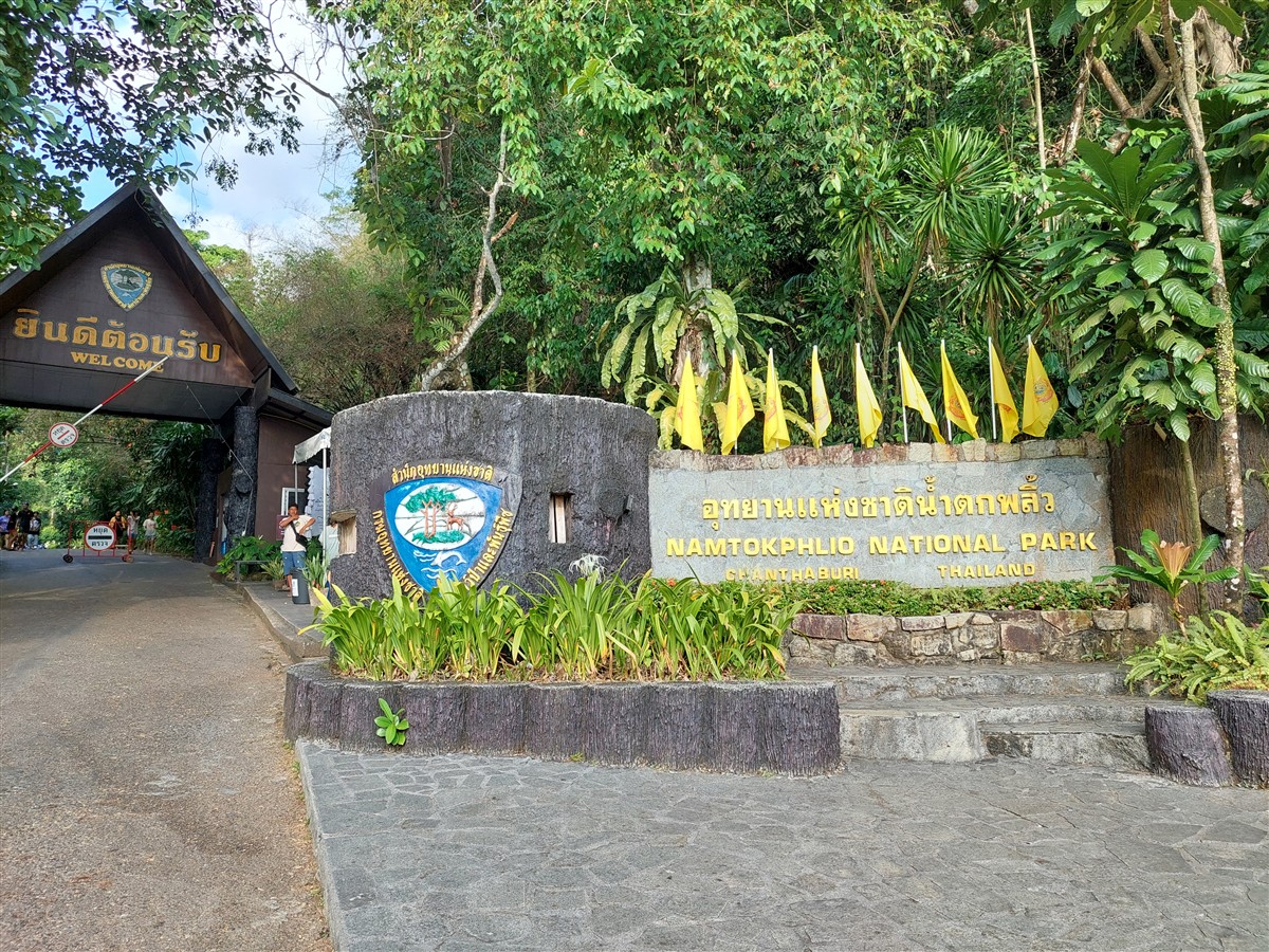 Day 2 - Exploring Chanthaburi Temple & Waterfall : Thailand (Apr'26) 62