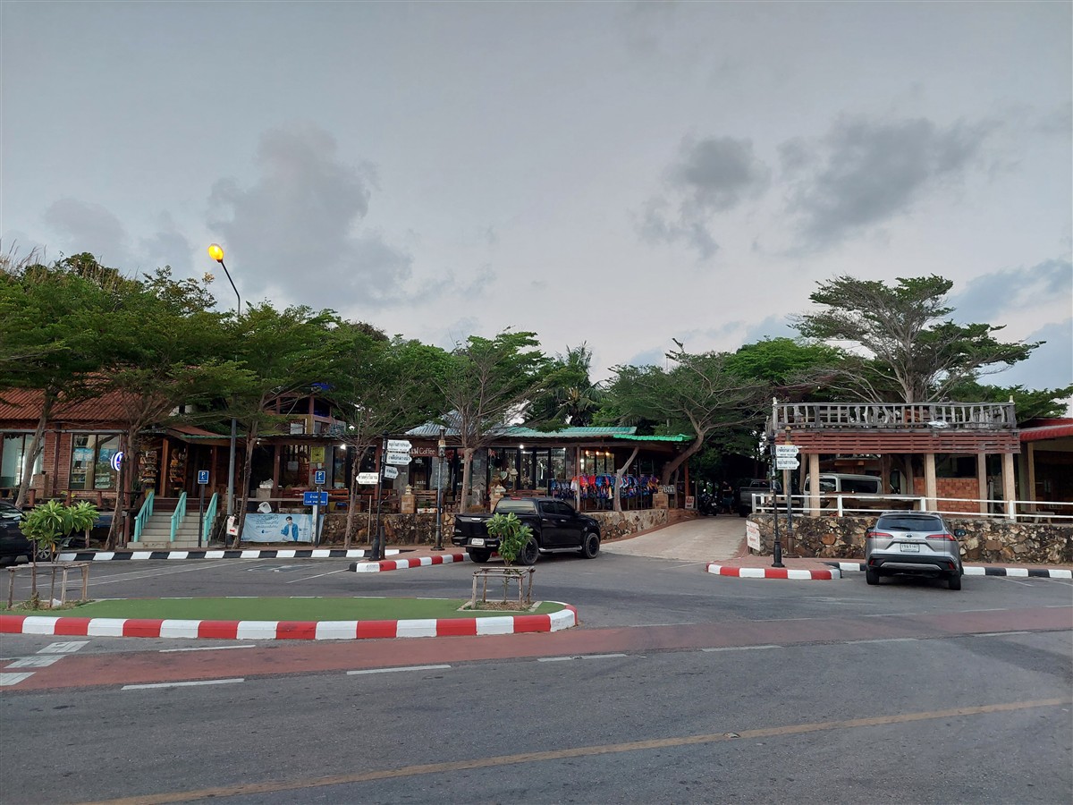 Day 3 & 4 - Sand Dunes Chaolao Beach Resort, Chanthaburi : Thailand (Apr'26) 27