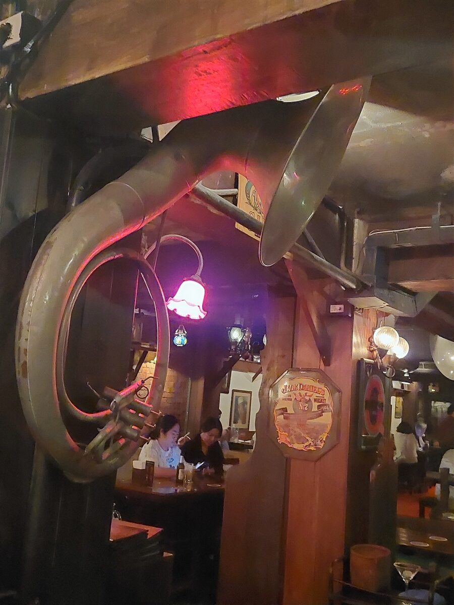 Saxophone Pub & Restaurant Bangkok - Especially Famous for Jazz and Blues 7 Saxophone Pub & Restaurant Bangkok - Especially Famous for Jazz and Blues 5