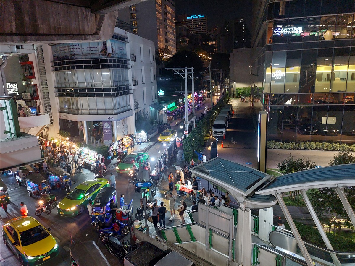 Saxophone Pub & Restaurant Bangkok - Especially Famous for Jazz and Blues 14 Saxophone Pub & Restaurant Bangkok - Especially Famous for Jazz and Blues 12