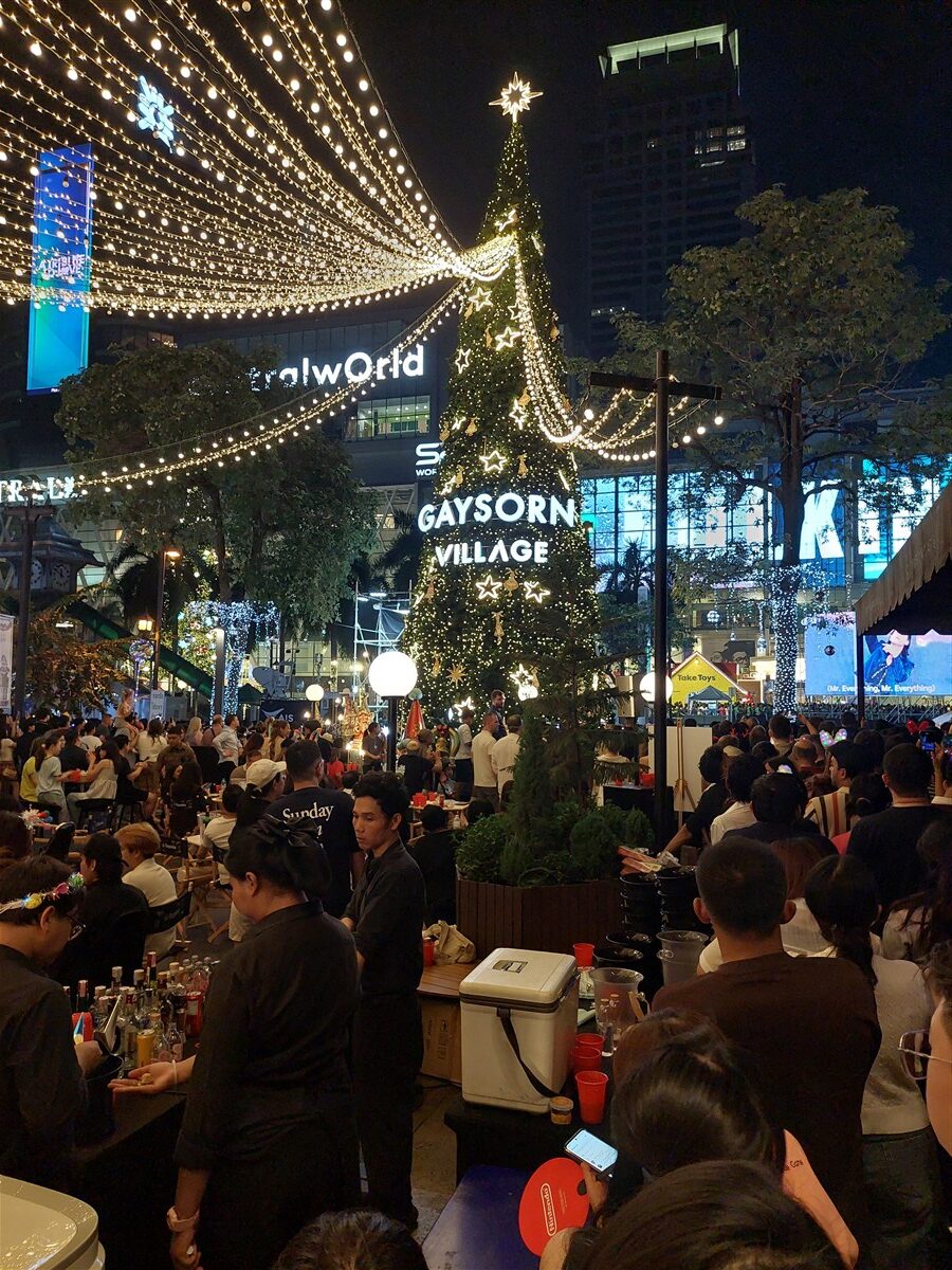 Saxophone Pub & Restaurant Bangkok - Especially Famous for Jazz and Blues 20 Saxophone Pub & Restaurant Bangkok - Especially Famous for Jazz and Blues 18