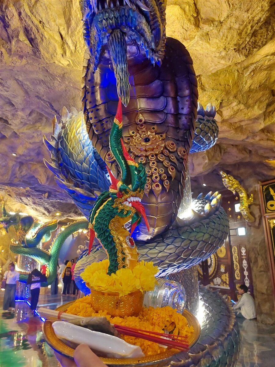 Wat Weru Wanaram Bangkok – Hidden Temple Near Don Mueang Airport (Jan'26) 5 Wat Weru Wanaram Bangkok – Hidden Temple Near Don Mueang Airport (Jan'26) 4