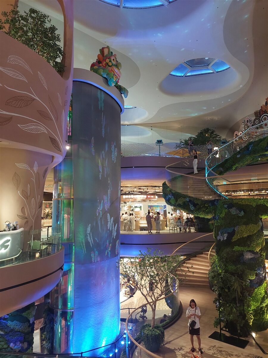 Siam Paragon - Shopping Mall in Bangkok 2