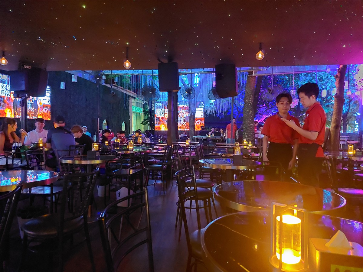 Park Terrace - Live Music Bar in Huai Khwang : Bangkok (Mar'26) 3