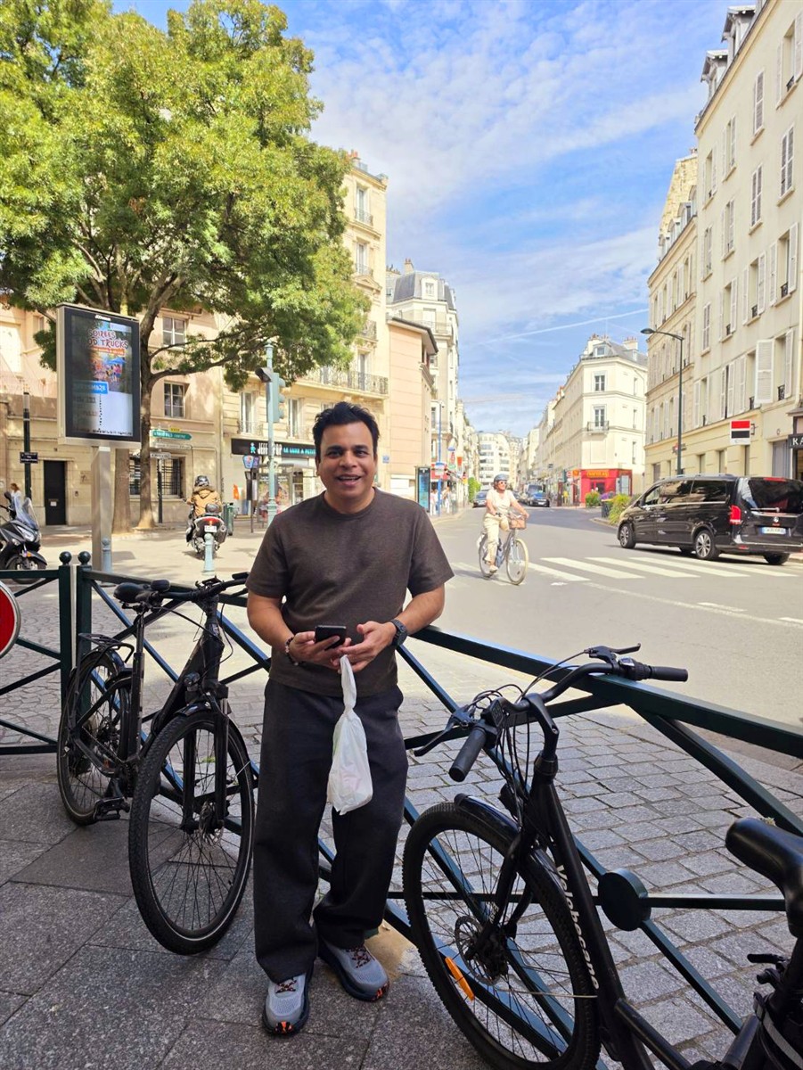 Day 1 - Our First Day in Paris : France (Sep'26) 12 Day 1 - Our First Day in Paris : France (Sep'26) 11