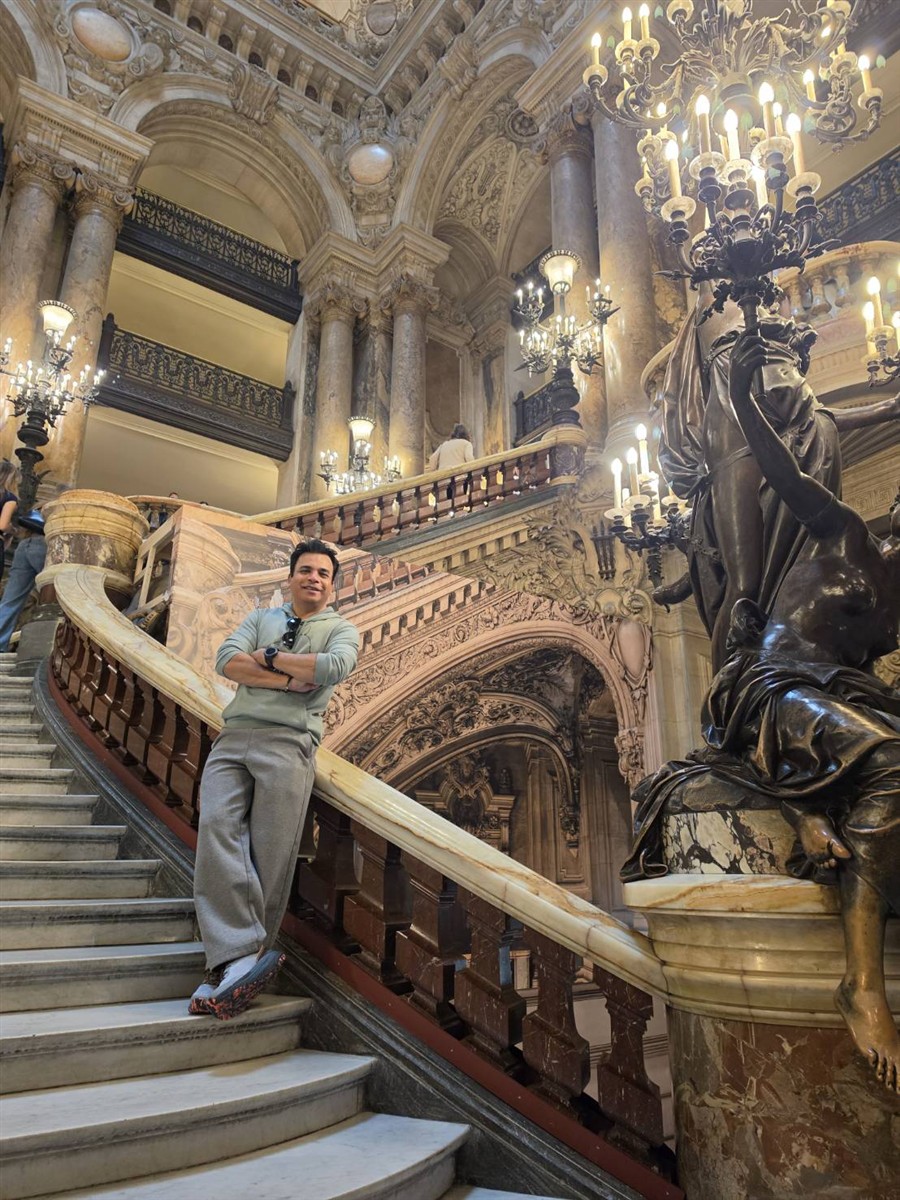Day 2 - Walking Through Paris Opera Garnier, Galeries Lafayette, Notre-Dame & Le Marais : France (Sep'26) 20