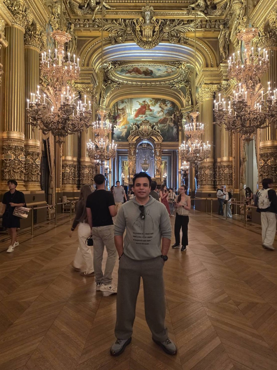 Day 2 - Walking Through Paris Opera Garnier, Galeries Lafayette, Notre-Dame & Le Marais : France (Sep'26) 23