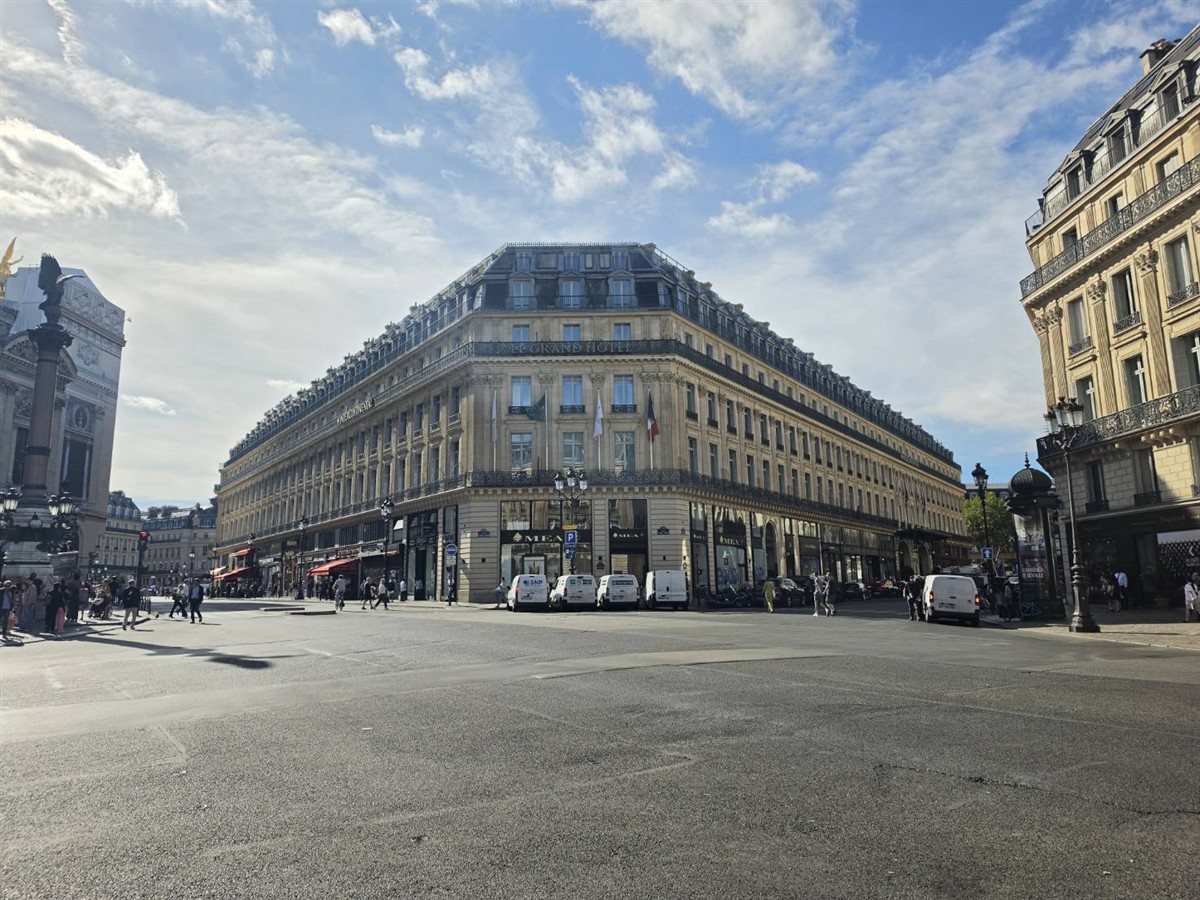 Day 2 - Walking Through Paris Opera Garnier, Galeries Lafayette, Notre-Dame & Le Marais : France (Sep'26) 7