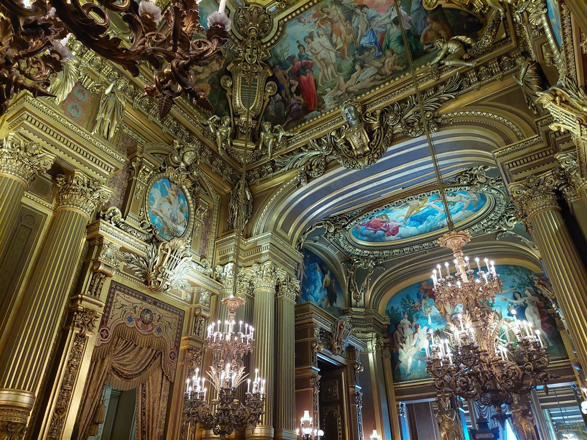 Day 2 - Walking Through Paris Opera Garnier, Galeries Lafayette, Notre-Dame & Le Marais : France (Sep'26) 16