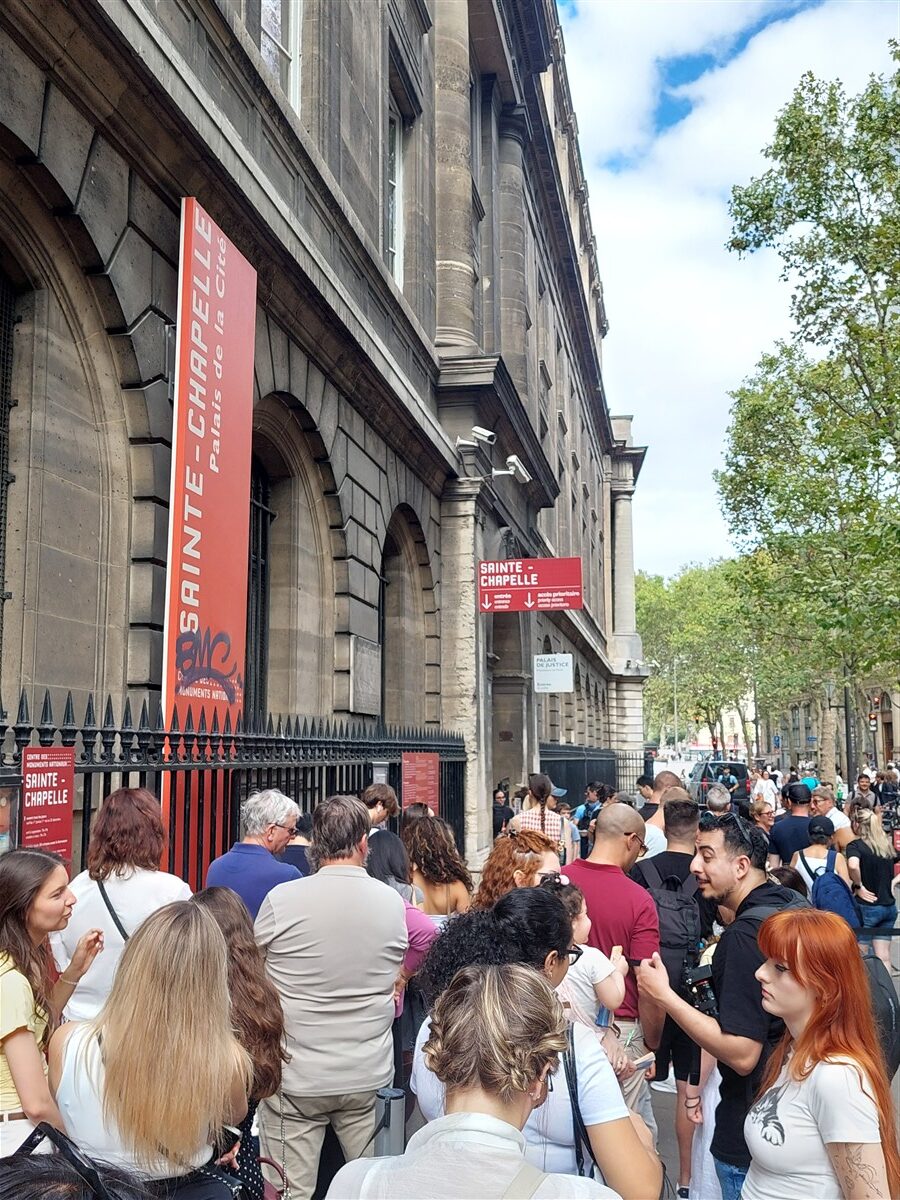 Day 2 - Walking Through Paris Opera Garnier, Galeries Lafayette, Notre-Dame & Le Marais : France (Sep'26) 38