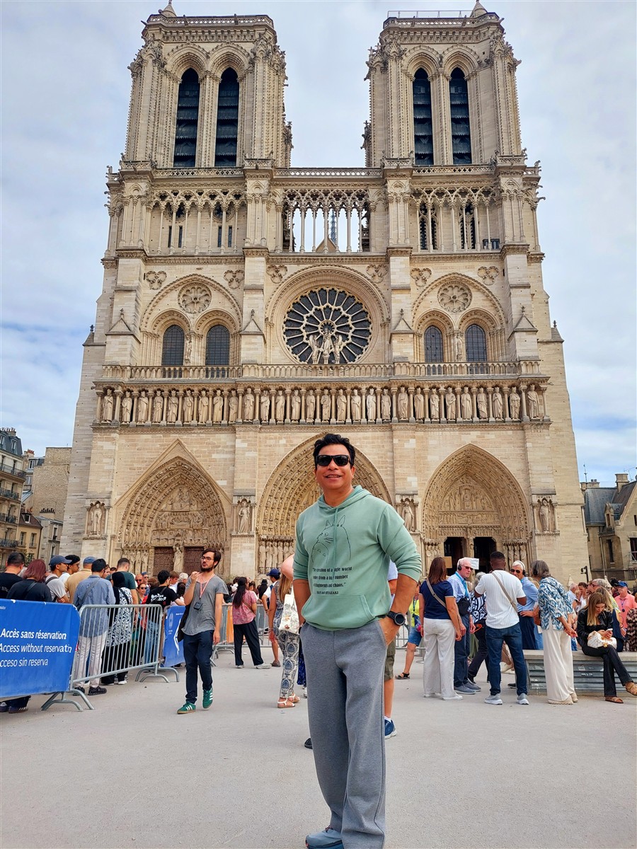 Day 2 - Walking Through Paris Opera Garnier, Galeries Lafayette, Notre-Dame & Le Marais : France (Sep'26) 43