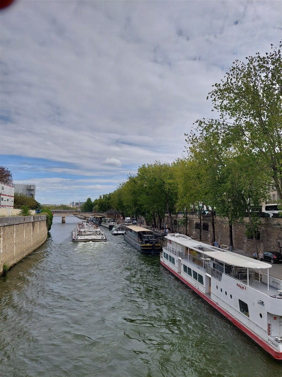 Day 2 - Walking Through Paris Opera Garnier, Galeries Lafayette, Notre-Dame & Le Marais : France (Sep'26) 44