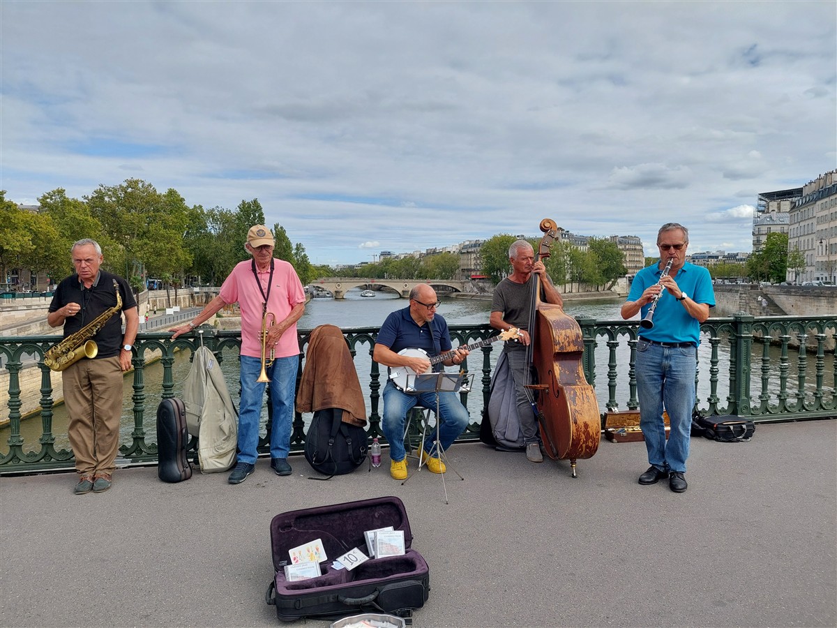 Day 2 - Walking Through Paris Opera Garnier, Galeries Lafayette, Notre-Dame & Le Marais : France (Sep'26) 46