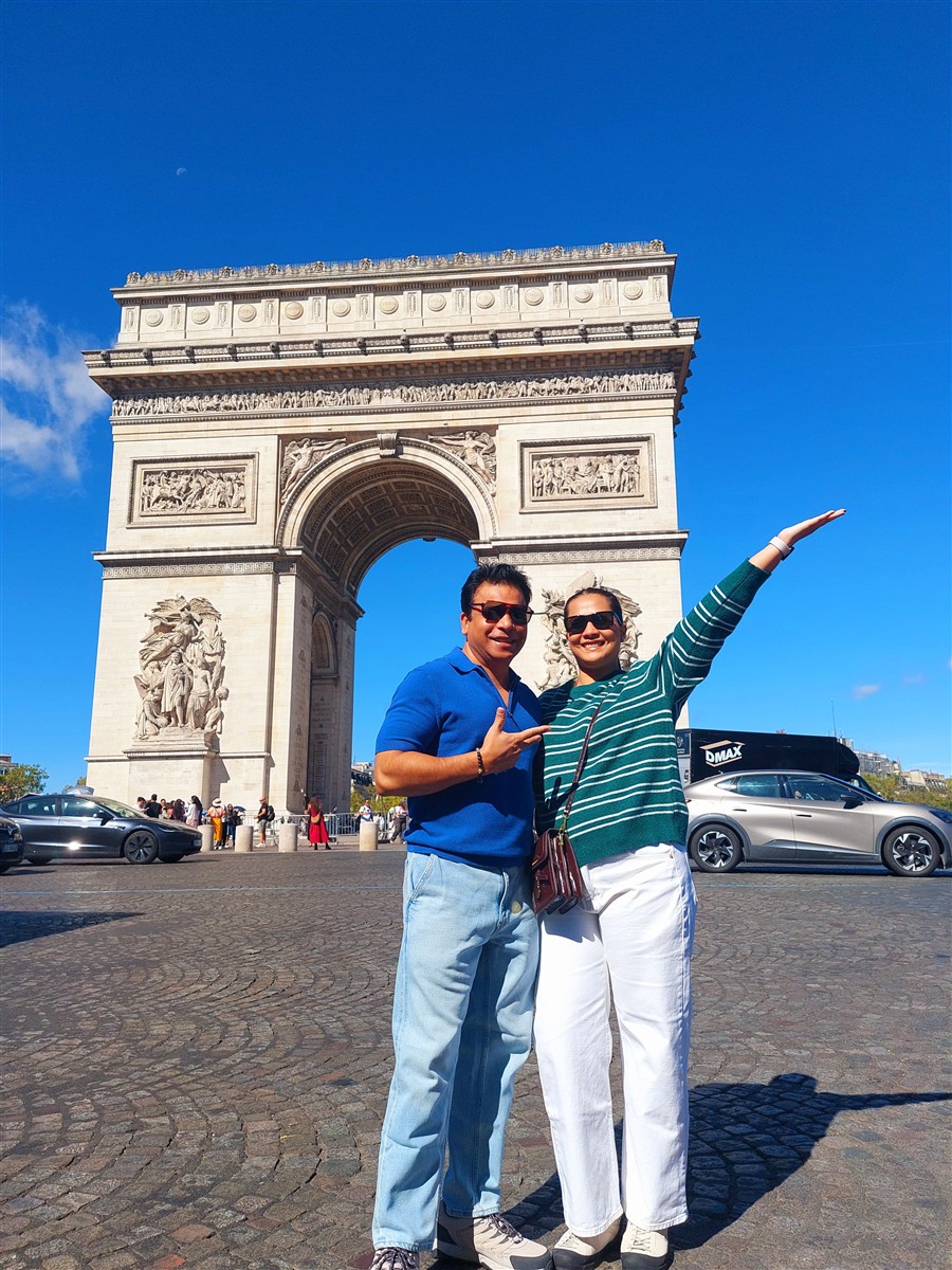 Day 3 - Paris Arc de Triomphe, Champs-Élysées & An Afternoon at the Louvre Museum : France (Sep'26) 4