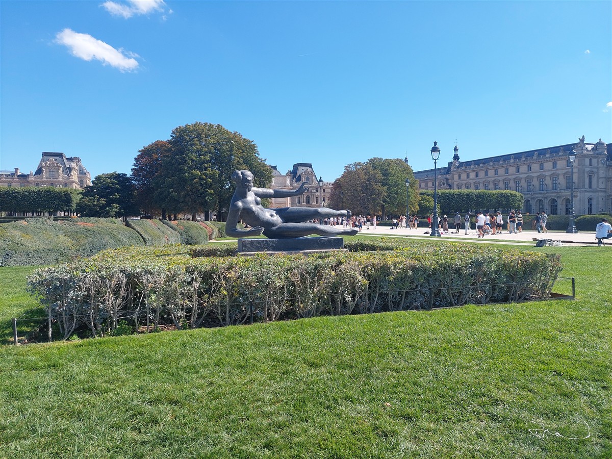 Day 3 - Paris Arc de Triomphe, Champs-Élysées & An Afternoon at the Louvre Museum : France (Sep'26) 17