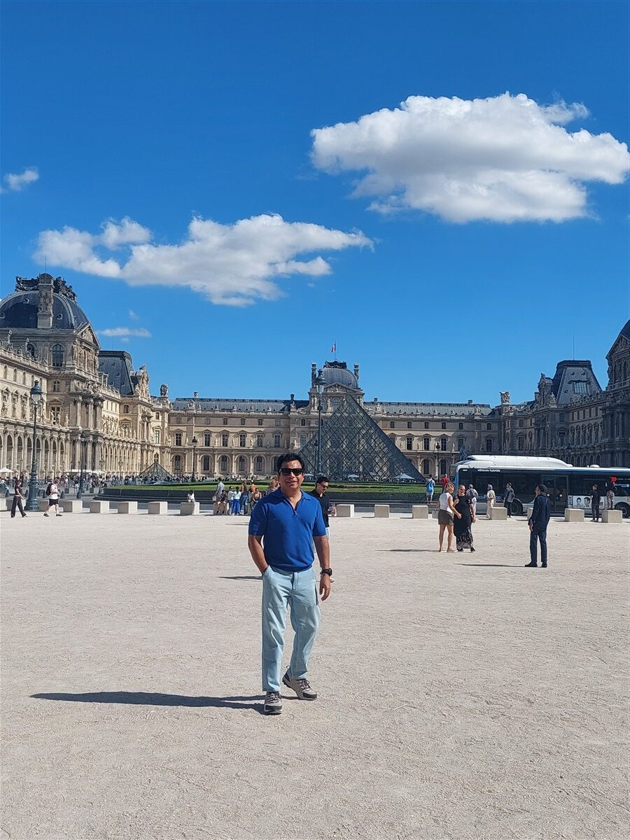 Day 3 - Paris Arc de Triomphe, Champs-Élysées & An Afternoon at the Louvre Museum : France (Sep'26) 27