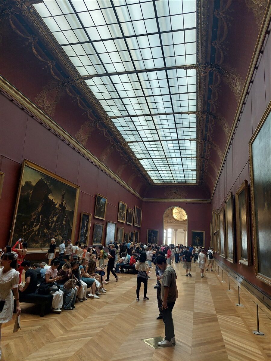 Day 3 - Paris Arc de Triomphe, Champs-Élysées & An Afternoon at the Louvre Museum : France (Sep'26) 40