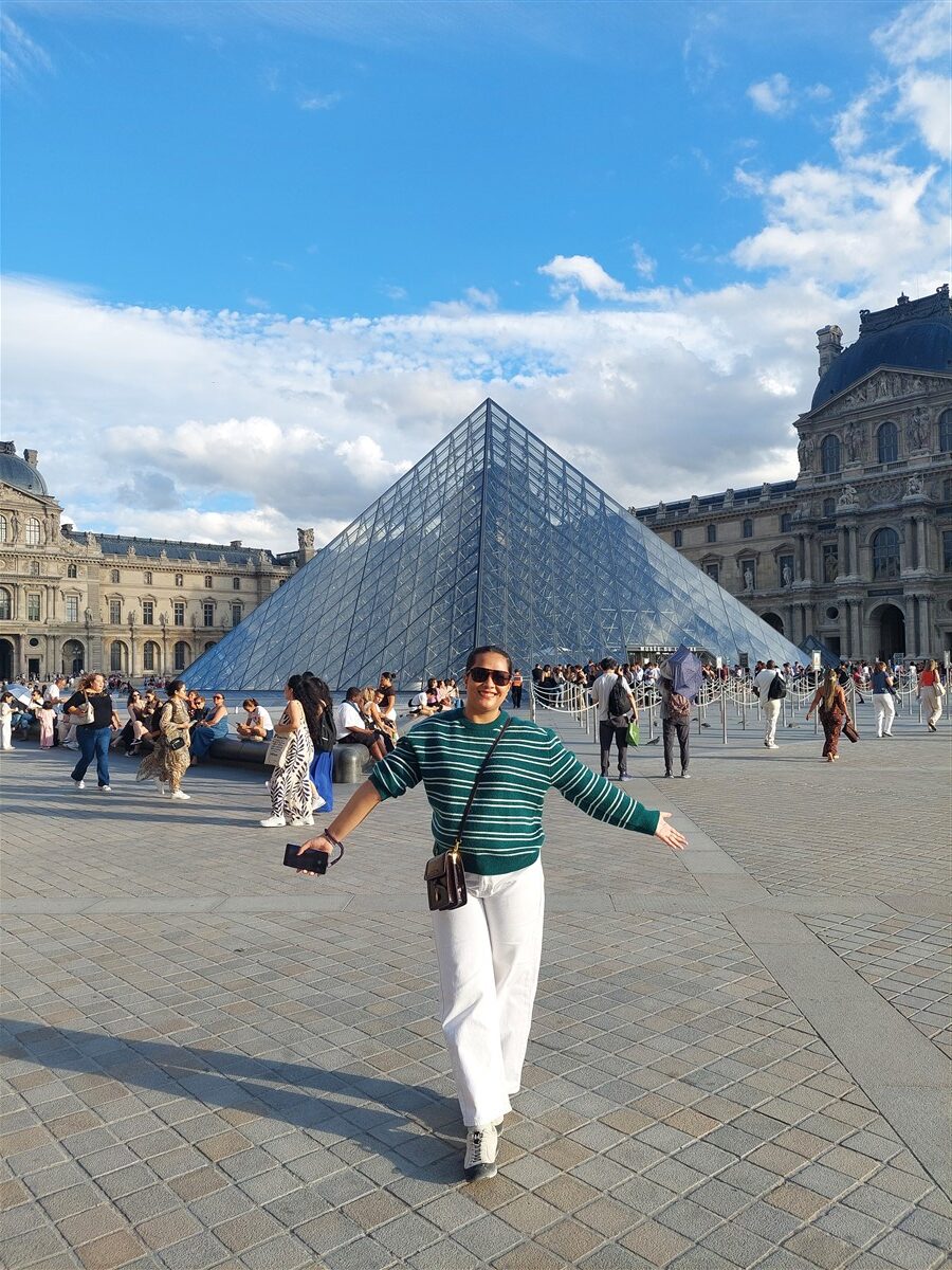 Day 3 - Paris Arc de Triomphe, Champs-Élysées & An Afternoon at the Louvre Museum : France (Sep'26) 44