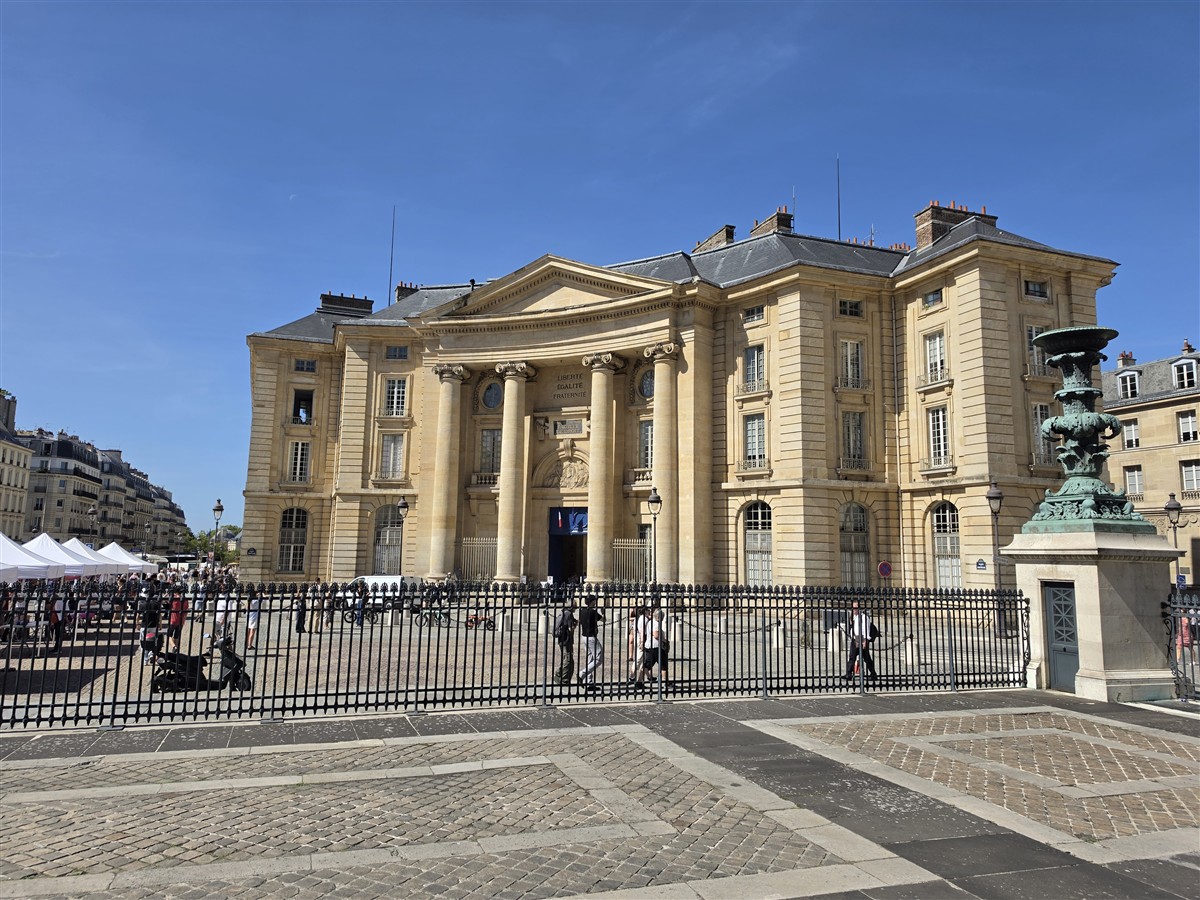 Day 4 - Exploring Panthéon, Luxembourg Gardens & Eiffel Tower in Paris : France (Sep'26) 8