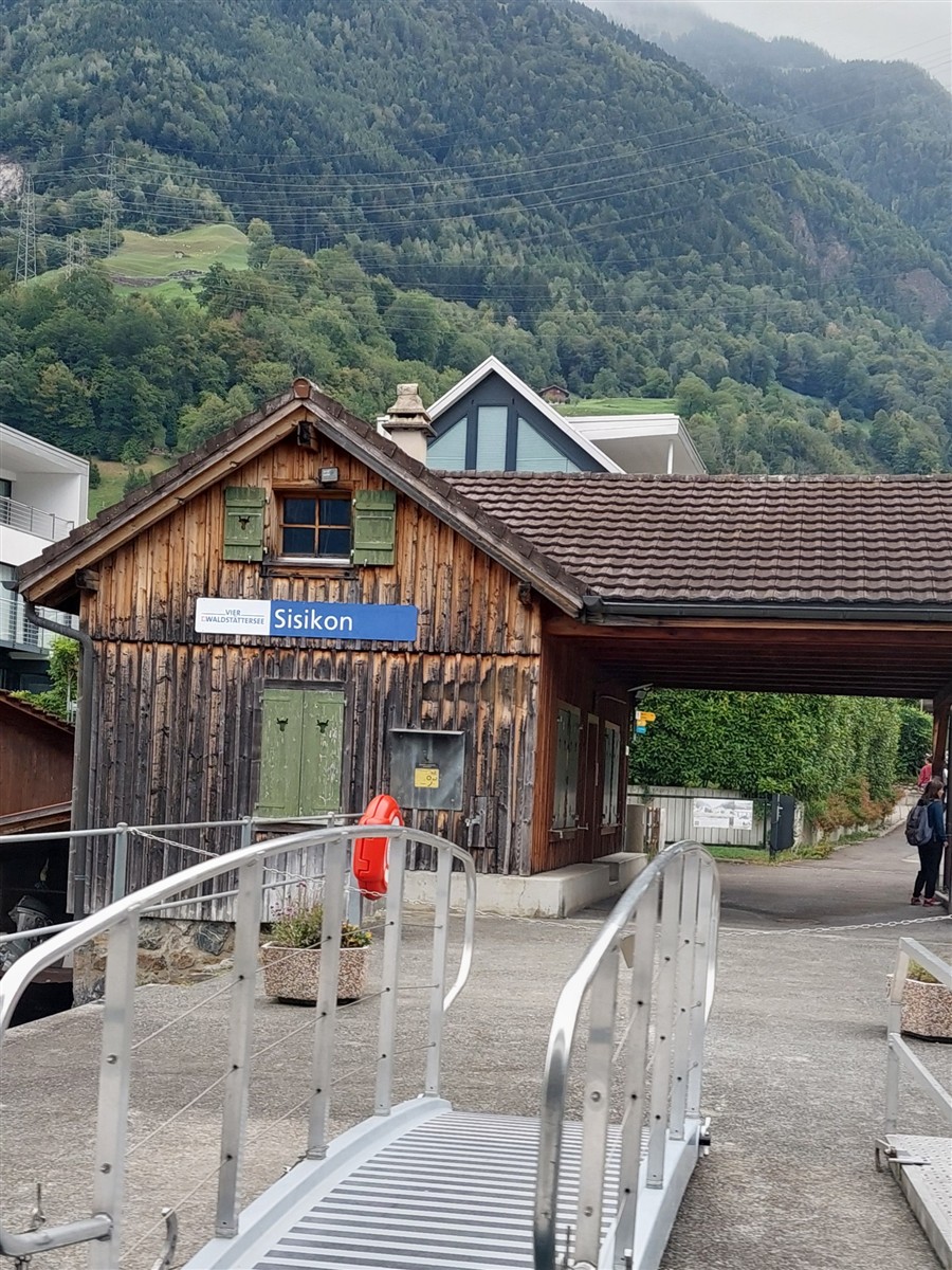 Day 4 – Brunnen to Rütli, Tellsplatte & Sisikon Lake Trail : Switzerland (Sep'26) 39 Day 4 – Brunnen to Rütli, Tellsplatte & Sisikon Lake Trail : Switzerland (Sep'26) 39