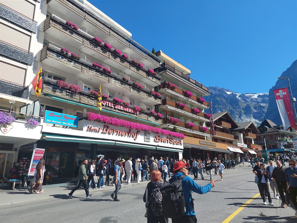 Day 6 – Grindelwald First Cliff Walk and Bachalpsee Lake Trek : An Unforgettable Day in the Swiss Alps (Sep'26) 8