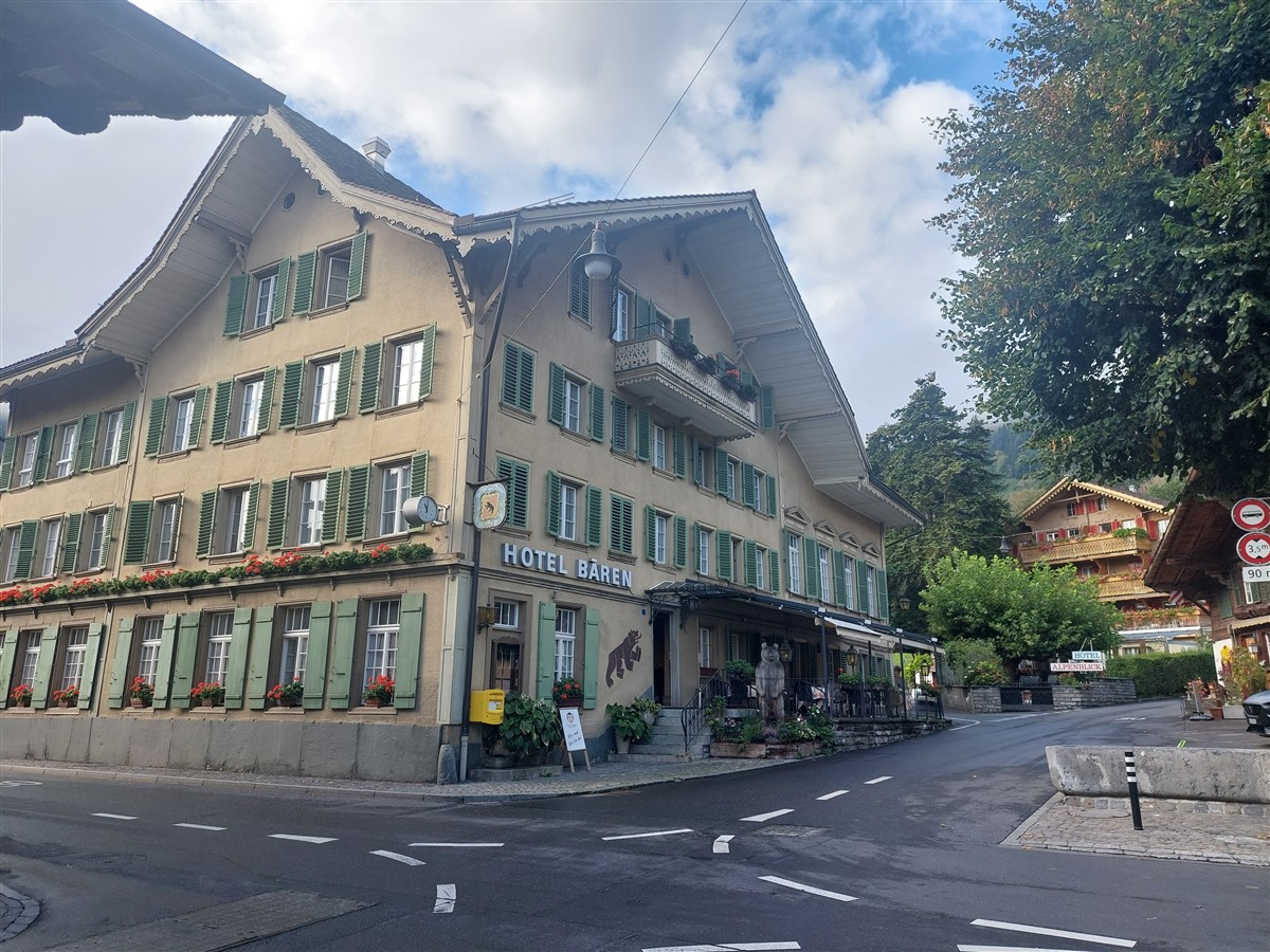 Day 8 : Exploring Oeschinen Lake and an Evening in Interlaken, Switzerland (Sep'26) 8
