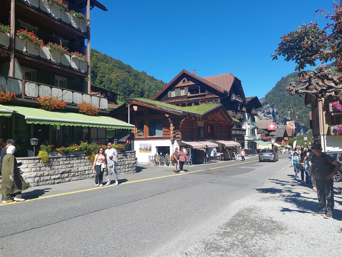 Day 9 – Exploring Lauterbrunnen, Wengen and Mürren in One Day : Switzerland (Sep'26) 5