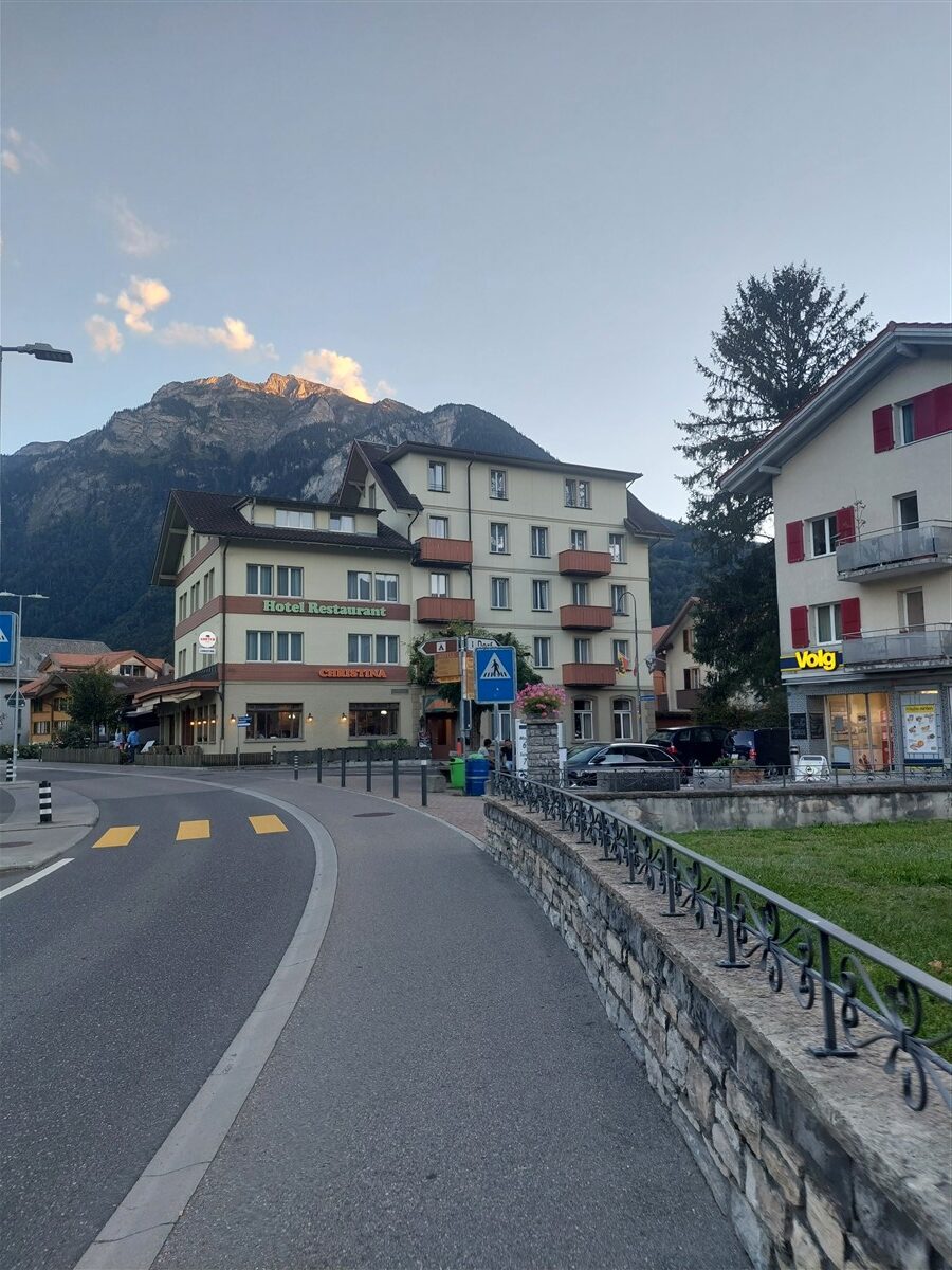 Day 9 – Exploring Lauterbrunnen, Wengen and Mürren in One Day : Switzerland (Sep'26) 93 Day 9 – Exploring Lauterbrunnen, Wengen and Mürren in One Day : Switzerland (Sep'26) 93