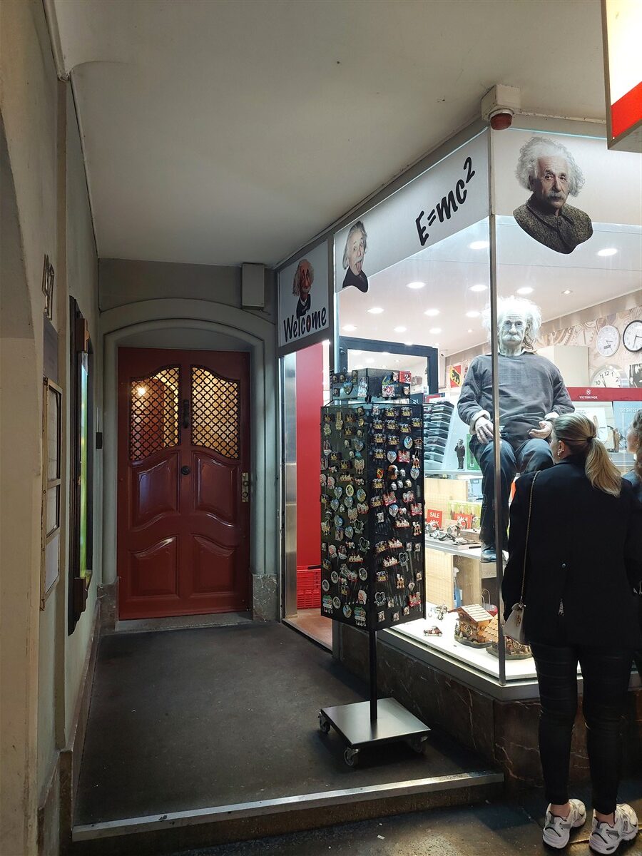 Day 10 – From Interlaken to Bern and Evening Walk Through Switzerland’s Historic Capital (Sep'26) 23 Day 10 – From Interlaken to Bern and Evening Walk Through Switzerland’s Historic Capital (Sep'26) 23